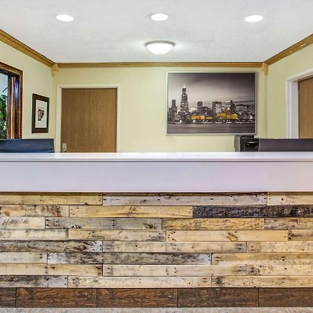 Days Inn By Wyndham Great Lakes Naval Base North Chicago Bagian luar foto