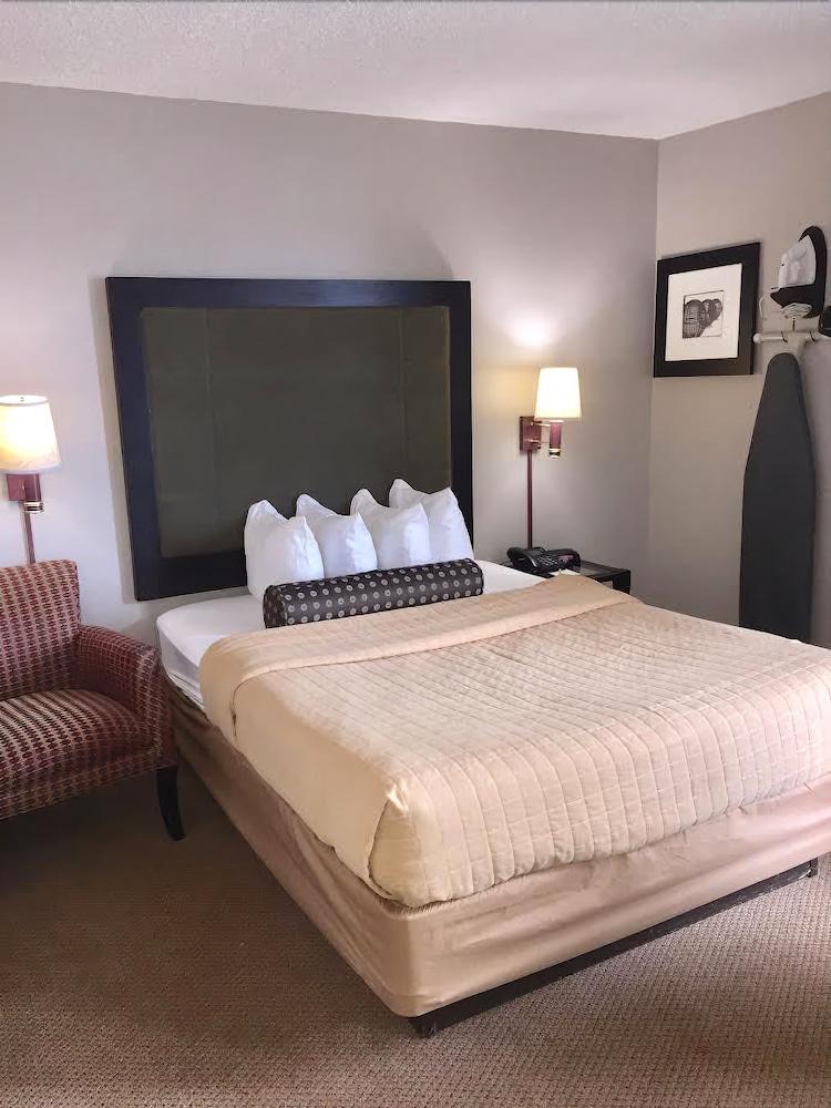 Days Inn By Wyndham Great Lakes Naval Base North Chicago Bagian luar foto
