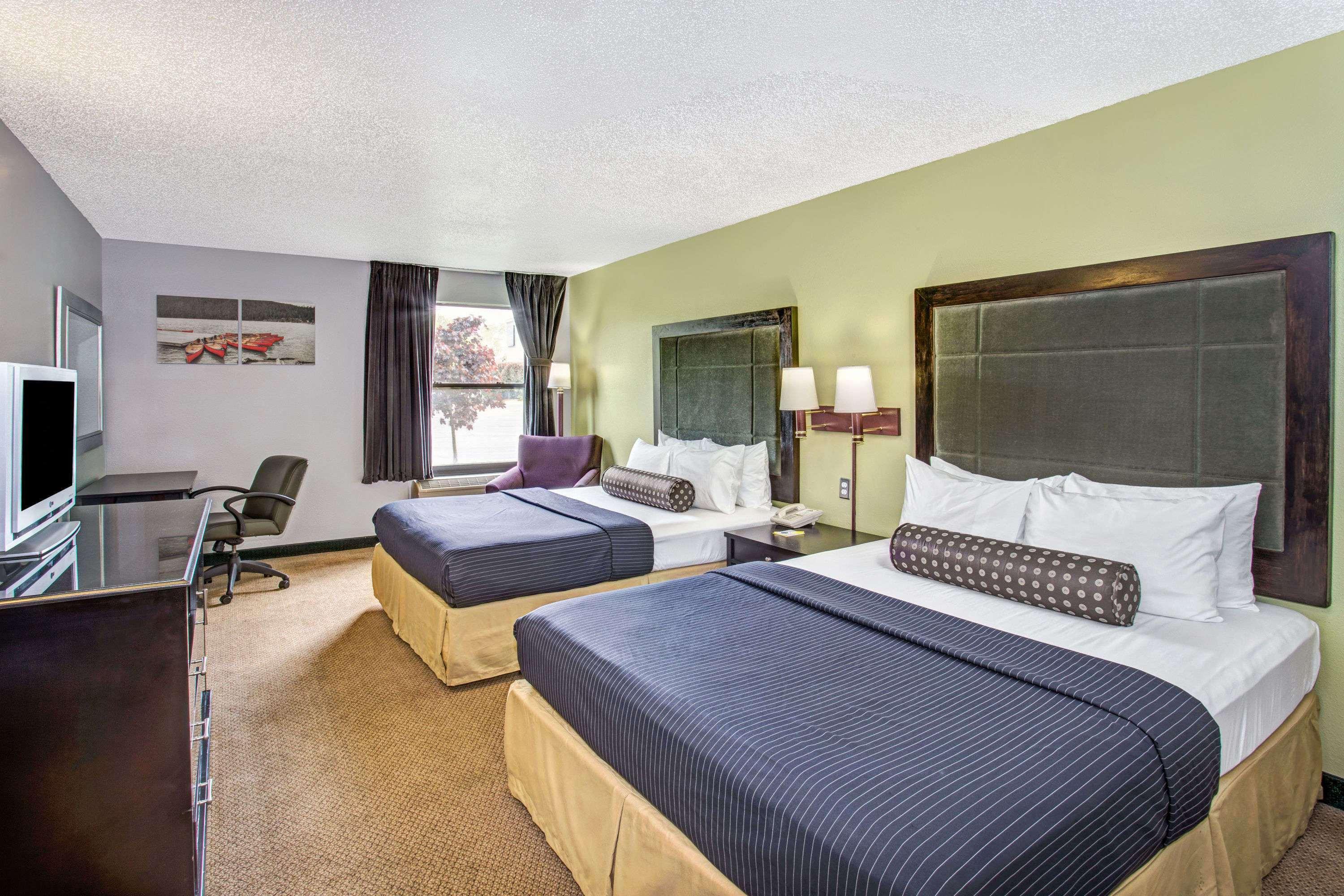 Days Inn By Wyndham Great Lakes Naval Base North Chicago Bagian luar foto