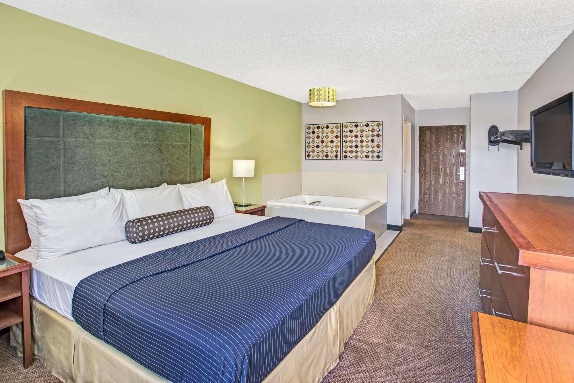 Days Inn By Wyndham Great Lakes Naval Base North Chicago Bagian luar foto
