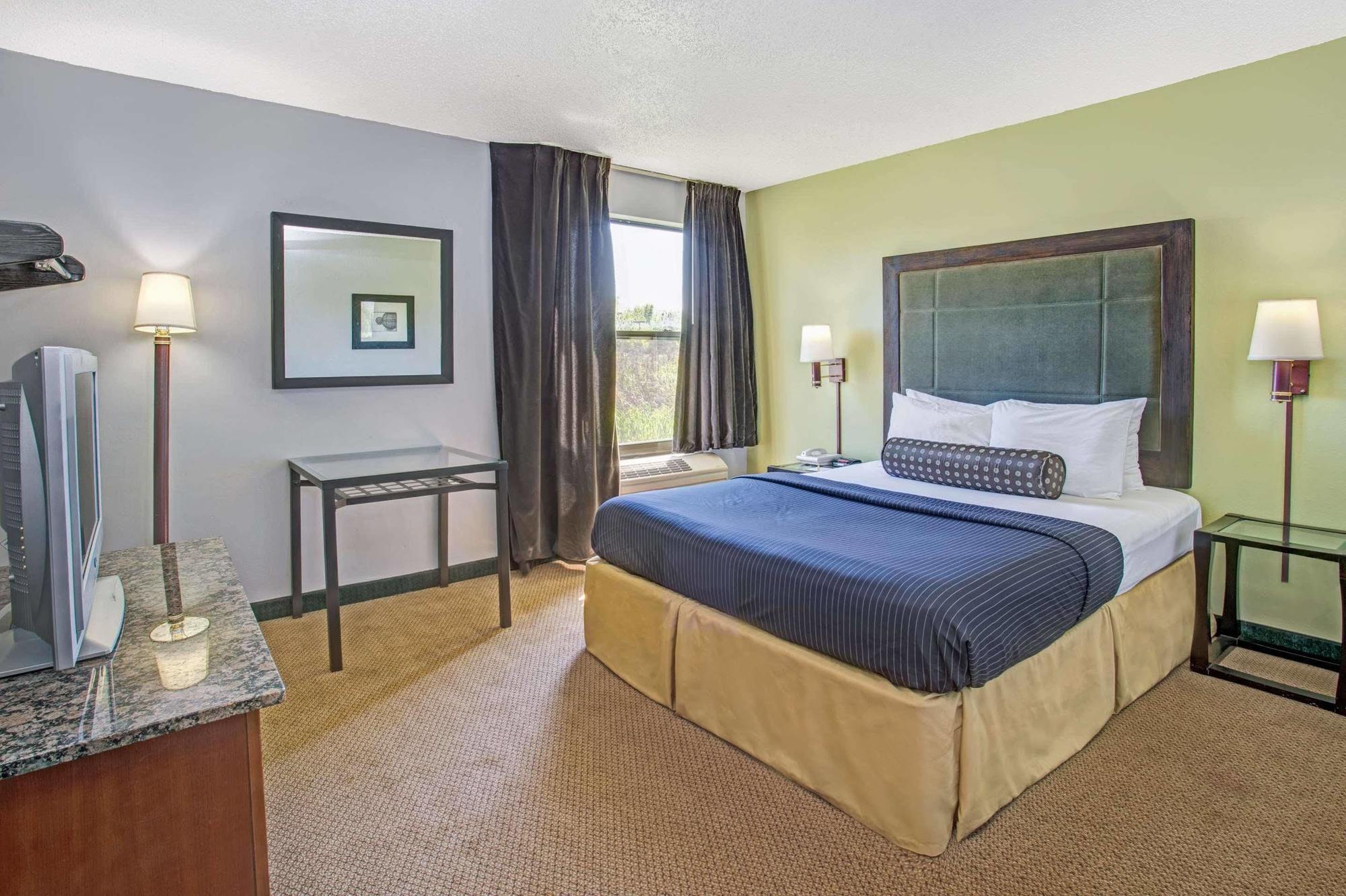 Days Inn By Wyndham Great Lakes Naval Base North Chicago Bagian luar foto