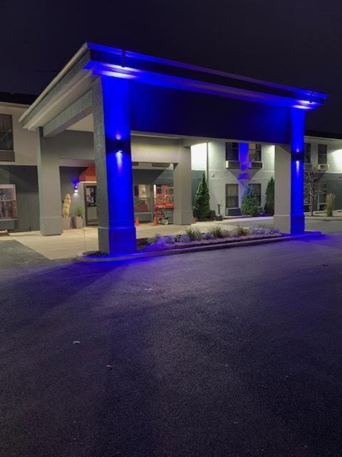 Days Inn By Wyndham Great Lakes Naval Base North Chicago Bagian luar foto